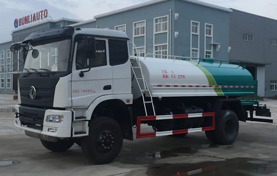多功能灑水車——東風(fēng)四驅(qū)灑水車