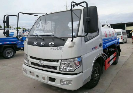 3噸時(shí)風(fēng)風(fēng)順?biāo){牌小型灑水車