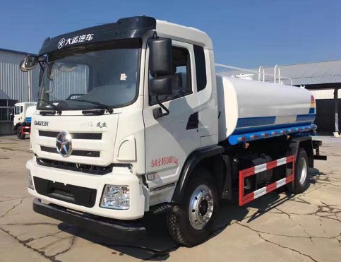 10噸灑水車報價_大運風(fēng)度10-12噸綠化灑水車廠家價格