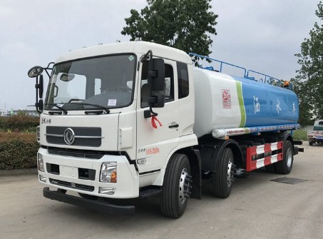 東風(fēng)天錦小三軸18噸綠化灑水車廠家價格