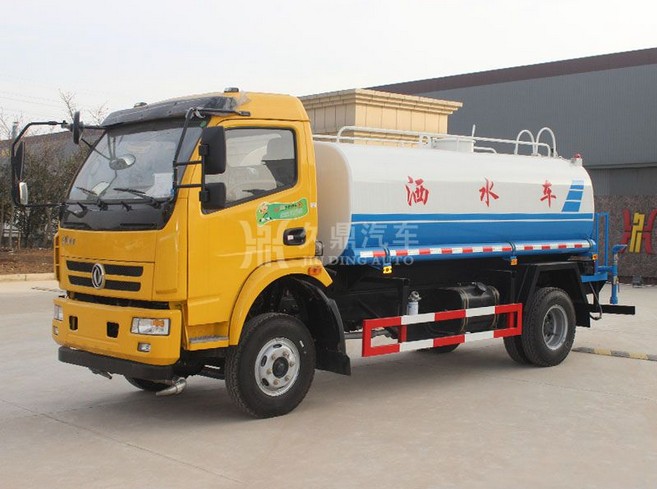 8方環(huán)衛(wèi)灑水車價(jià)格_8噸東風(fēng)大多利卡環(huán)衛(wèi)灑水車