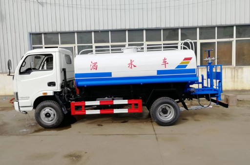 躍進(jìn)5噸綠化灑水車廠家價(jià)格