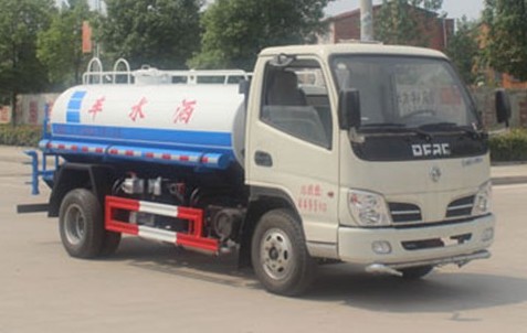 小型灑水車需要什么駕駛證_東風多利卡2.5噸藍牌小型灑水車