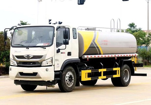15噸灑水車廠家_國六15方福田瑞沃ES7綠化灑水車廠家價(jià)格
